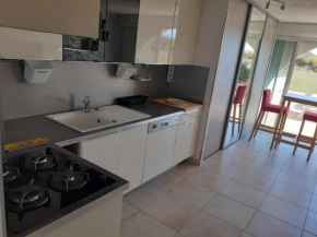 App 4 pers, accès direct plage, parking, Terrasse